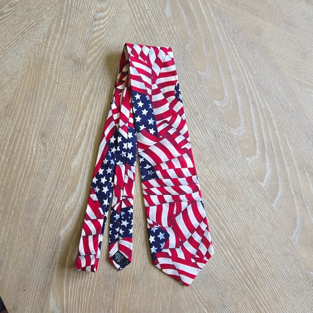 Beans McGee necktie - Picture 1 of 5